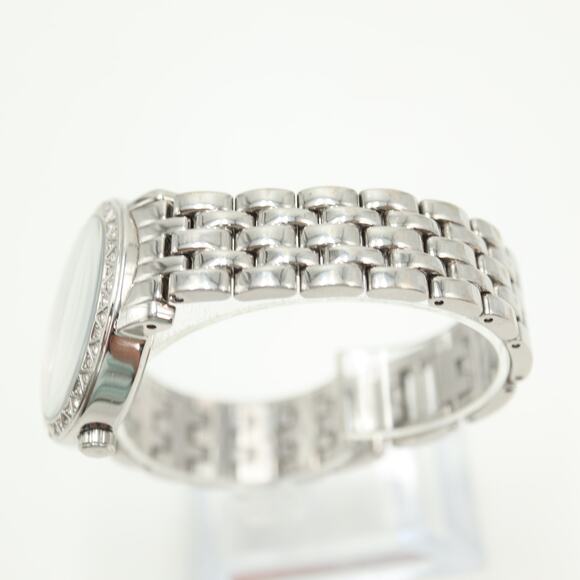 Guess Silver Tone Glitter Butterfly 36mm Watch Steel Bracelet with New Battery - Picture 12 of 15